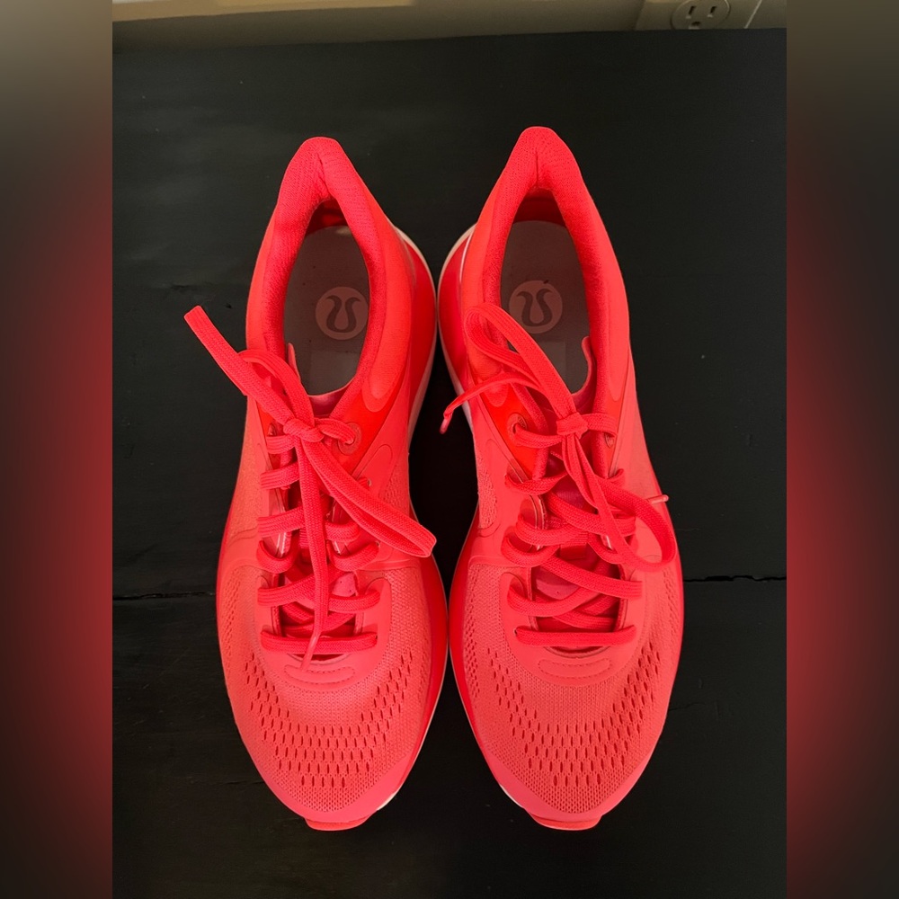 Women’s lululemon Chargefeel workout low
